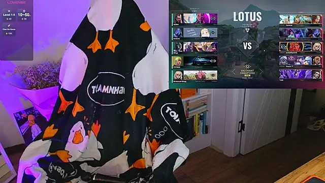 Snapshot of Emili1- chatting on 09-11-25, 06:30 Emili1- online show from 09-11-25, 06:30