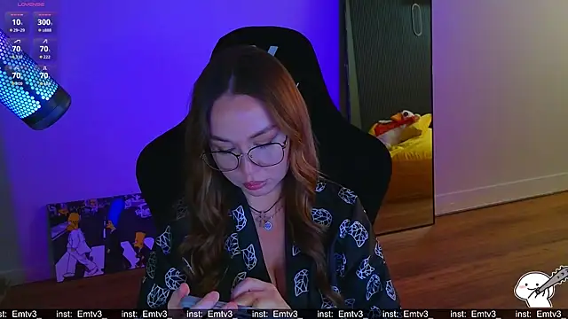 Emili1- online show from 07-17-26, 10:01