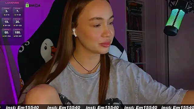 Snapshot of Emili1- chatting on 12-05-24, 02:28 Emili1- online show from 12-05-24, 02:28