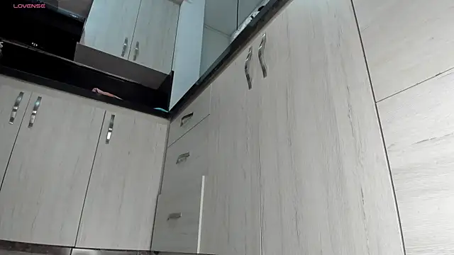 amelyaDreams online show from 12-19-25, 01:24