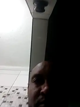 Snapshot of Beto0815 chatting on 02-11-26, 08:52 Beto0815 online show from 02-11-26, 08:52