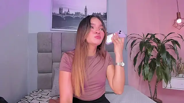 selene tylor  online show from 12-17-25, 03:11