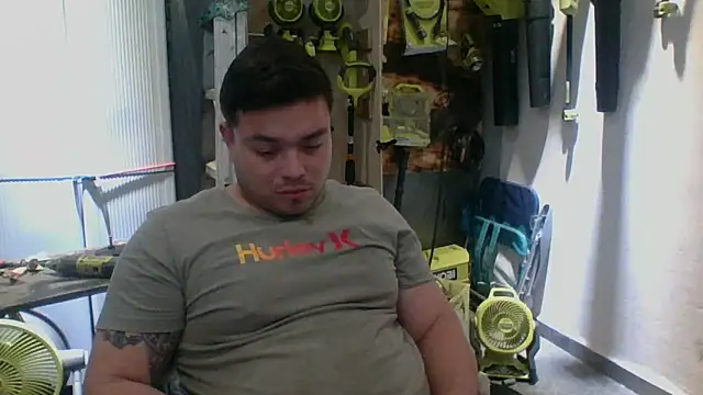 Snapshot of DirtyRcride chatting on 01-03-25, 01:59 DirtyRcride online show from 01-03-25, 01:59