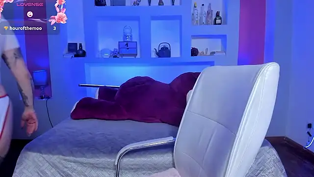 ViolettaBaker  online show from 03-10-26, 07:40