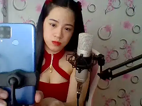 Snapshot of Nana-68 chatting on 03-12-25, 01:19 Nana-68 online show from 03-12-25, 01:19