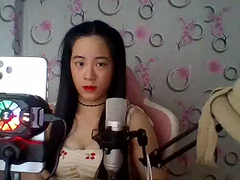 Snapshot of Nana-68 chatting on 03-03-25, 06:20 Nana-68 online show from 03-03-25, 06:20