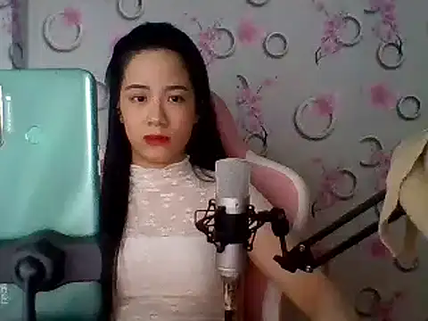 Snapshot of Nana-68 chatting on 03-11-25, 02:07 Nana-68 online show from 03-11-25, 02:07