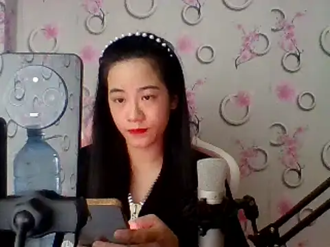 Snapshot of Nana-68 chatting on 03-21-25, 07:55 Nana-68 online show from 03-21-25, 07:55