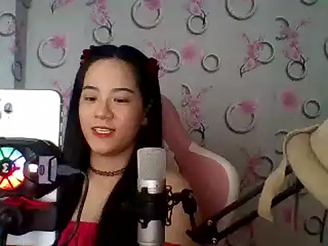 Snapshot of Nana-68 chatting on 03-09-25, 02:10 Nana-68 online show from 03-09-25, 02:10