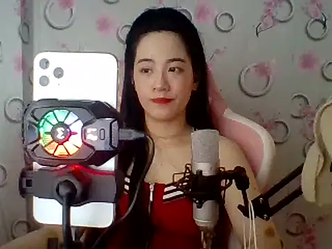 Snapshot of Nana-68 chatting on 03-05-25, 02:23 Nana-68 online show from 03-05-25, 02:23