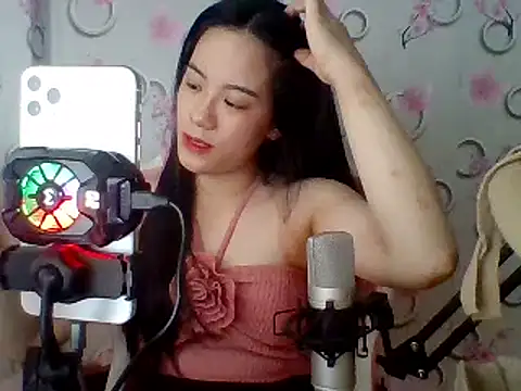 Snapshot of Nana-68 chatting on 03-06-25, 02:40 Nana-68 online show from 03-06-25, 02:40