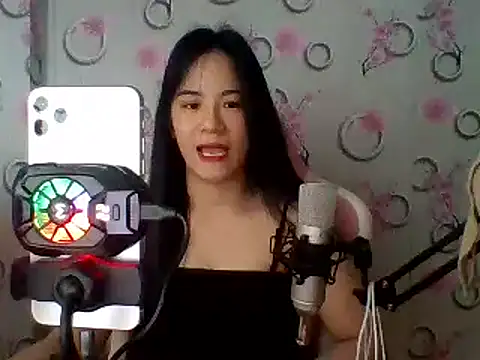 Snapshot of Nana-68 chatting on 02-28-25, 01:03 Nana-68 online show from 02-28-25, 01:03