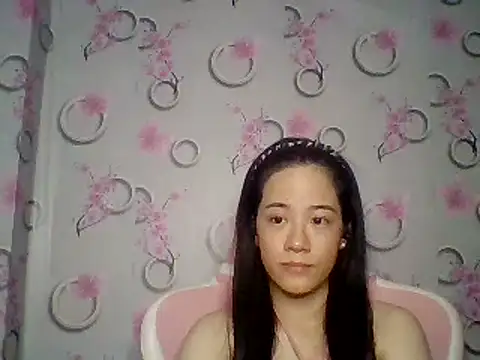 Snapshot of Nana-68 chatting on 09-27-25, 01:50 Nana-68 online show from 09-27-25, 01:50