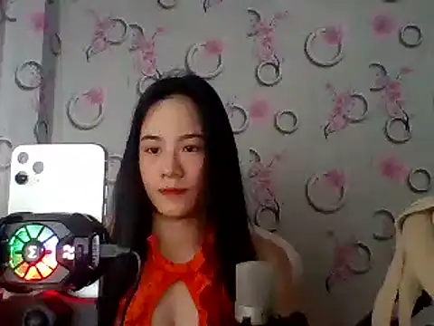 Snapshot of Nana-68 chatting on 03-01-25, 02:04 Nana-68 online show from 03-01-25, 02:04