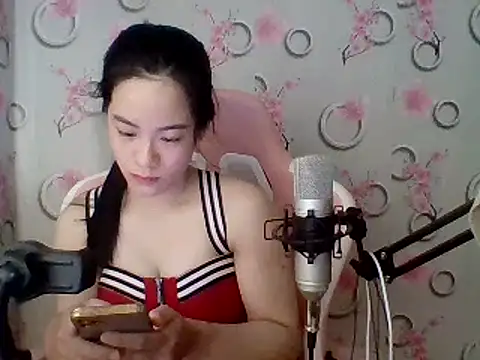 Snapshot of Nana-68 chatting on 03-17-25, 01:35 Nana-68 online show from 03-17-25, 01:35