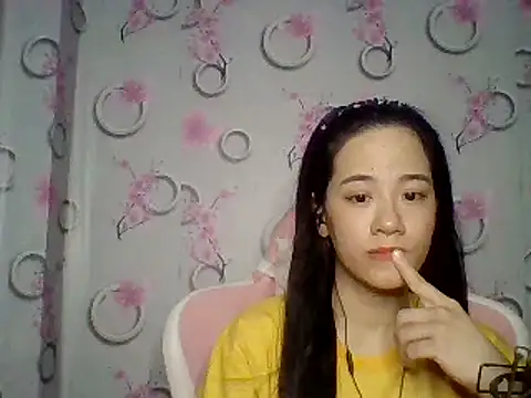 Snapshot of Nana-68 chatting on 09-30-25, 01:39 Nana-68 online show from 09-30-25, 01:39