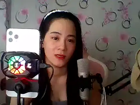 Snapshot of Nana-68 chatting on 03-01-25, 04:00 Nana-68 online show from 03-01-25, 04:00
