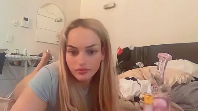 Snapshot of stenzxx chatting on 11-04-25, 12:58 stenzxx online show from 11-04-25, 12:58