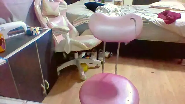 Jennxdolls online show from 02-17-25, 09:32