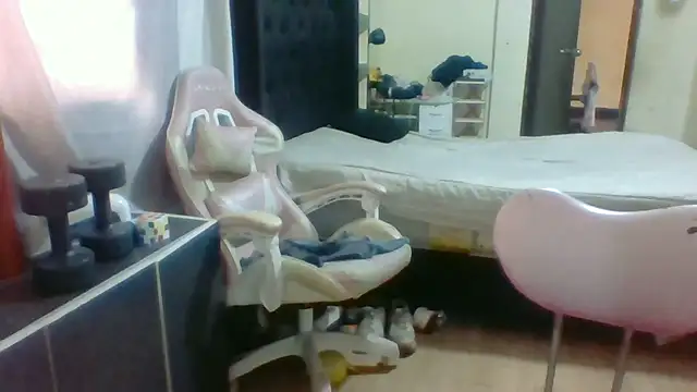 Jennxdolls online show from 02-13-25, 03:24