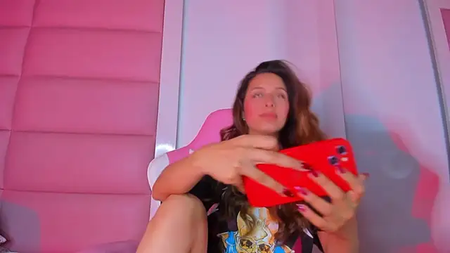 Snapshot of little-Emma chatting on 03-19-25, 03:09 little-Emma online show from 03-19-25, 03:09