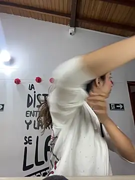 Snapshot of little-Emma chatting on 09-18-25, 03:09 little-Emma online show from 09-18-25, 03:09