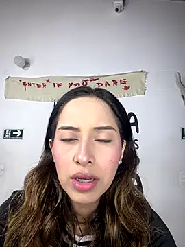 Snapshot of little-Emma chatting on 10-08-25, 02:57 little-Emma online show from 10-08-25, 02:57