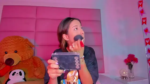 Snapshot of little-Emma chatting on 02-20-25, 03:12 little-Emma online show from 02-20-25, 03:12