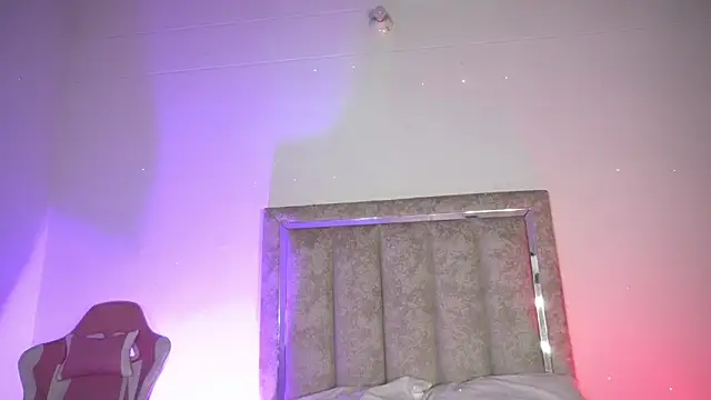 little-Emma online show from 06-04-26, 12:26