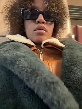 Black Dolll online show from 11-07-25, 10:09