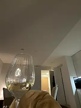 Snapshot of Black_Dolll chatting on 12-14-25, 06:35 Black Dolll online show from 12-14-25, 06:35