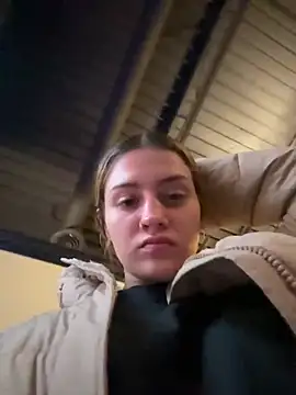 emilysue1 online show from 12-31-24, 02:14