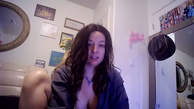 MonroeLoves online show from 11-11-25, 03:40