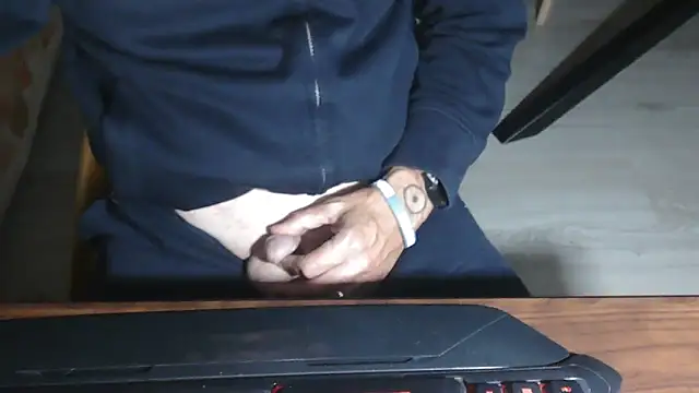 Adri gard online show from 10-13-25, 08:43