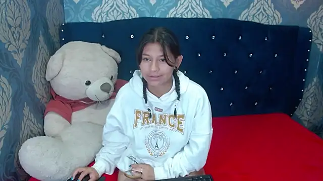 Lilyevansx online show from 03-18-25, 10:39