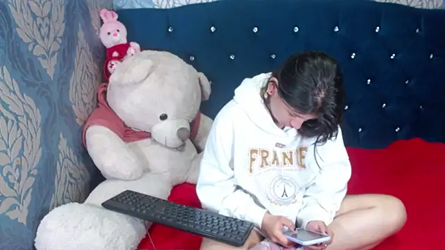 Lilyevansx online show from 03-11-25, 12:50