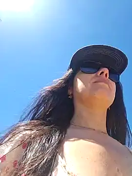 Reinacatchile online show from 01-19-25, 04:04