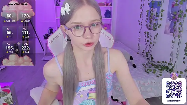 Snapshot of Milia_Parker chatting on 12-17-24, 10:22 Milia Parker online show from 12-17-24, 10:22
