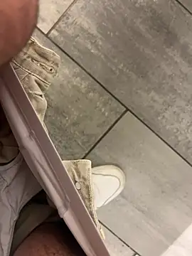 Snapshot of michifolli92 chatting on 03-03-25, 03:22 michifolli92 online show from 03-03-25, 03:22