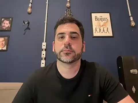 Snapshot of hotsafadinho chatting on 11-01-25, 10:14 hotsafadinho online show from 11-01-25, 10:14