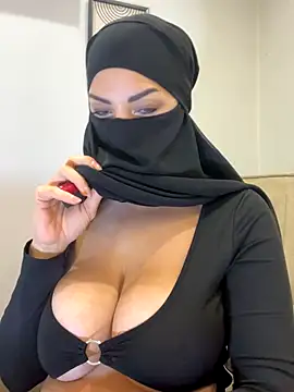 Snapshot of Amberonee31 chatting on 11-02-25, 08:03 Amberonee31 online show from 11-02-25, 08:03