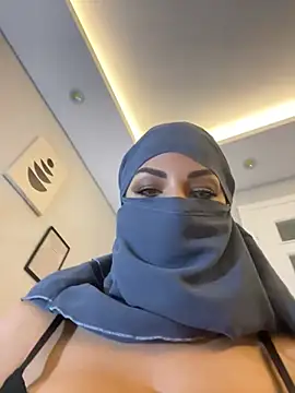 Snapshot of Amberonee31 chatting on 03-10-25, 07:07 Amberonee31 online show from 03-10-25, 07:07