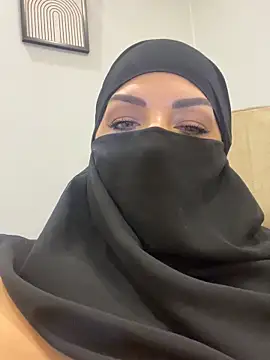 Snapshot of Amberonee31 chatting on 10-27-25, 08:54 Amberonee31 online show from 10-27-25, 08:54