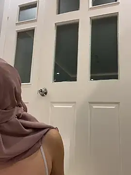 Snapshot of Amberonee31 chatting on 02-17-25, 01:44 Amberonee31 online show from 02-17-25, 01:44