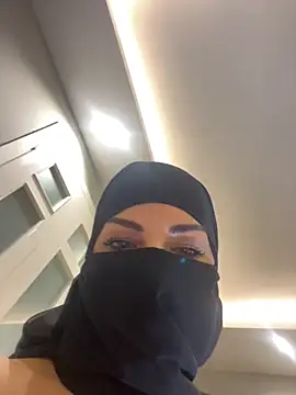 Snapshot of Amberonee31 chatting on 12-04-25, 08:19 Amberonee31 online show from 12-04-25, 08:19