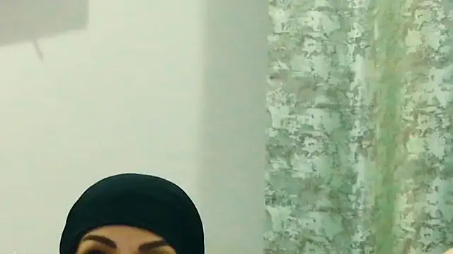 Snapshot of Amberonee31 chatting on 03-06-25, 11:42 Amberonee31 online show from 03-06-25, 11:42