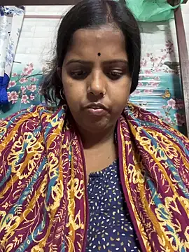 Snapshot of Beauty-queen chatting on 03-06-25, 01:24 Beauty-queen online show from 03-06-25, 01:24
