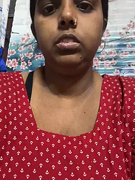 Snapshot of Beauty-queen chatting on 02-26-25, 03:21 Beauty-queen online show from 02-26-25, 03:21