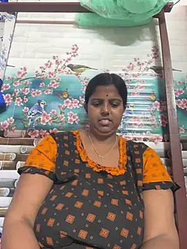 Snapshot of Beauty-queen chatting on 03-15-25, 12:24 Beauty-queen online show from 03-15-25, 12:24