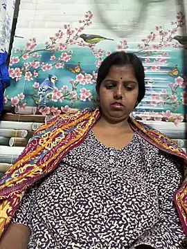 Snapshot of Beauty-queen chatting on 03-07-25, 04:33 Beauty-queen online show from 03-07-25, 04:33